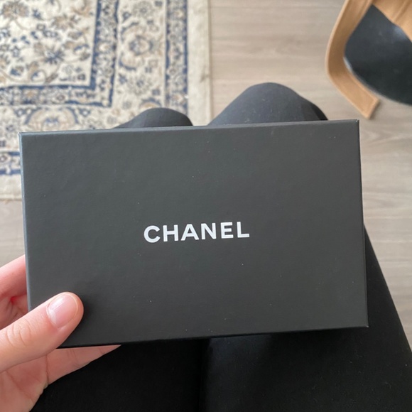 Chanel O Key Case - Picture 4 of 6